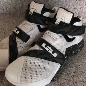 White Lebron Soldier IX (9) PRM size 11 in box!!